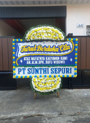Papan Bunga Duka di Sungai Siring